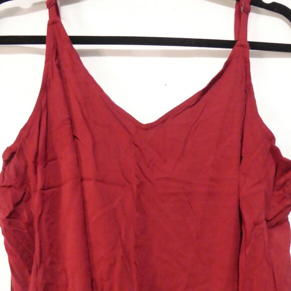 TORRID | size 2 | Burgundy V-Neck Camisole Top - Picture 4 of 12